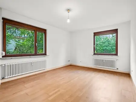 2-Familienhaus mit Einliegerwohnung