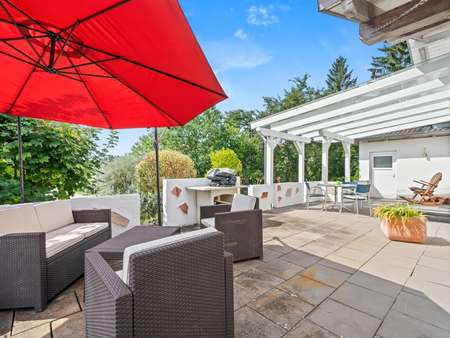 Den Sommer genießen Den Sommer genießen - Zweifamilienhaus in 78357 Mühlingen mit 250m² kaufen