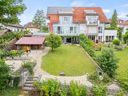 großzügiges, modernes Wohnhaus mit 3 Einliegerwohnungen