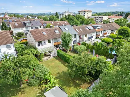 Saniertes Reihenendhaus mit großzügigem Garten 