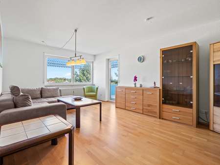 Wohnbereich mit Balkonzugang - Etagenwohnung in 88045 Friedrichshafen mit 80m² kaufen