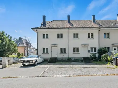 Charmantes Ein-/Zweifamilienhaus mit Praxis in ruhiger Lage