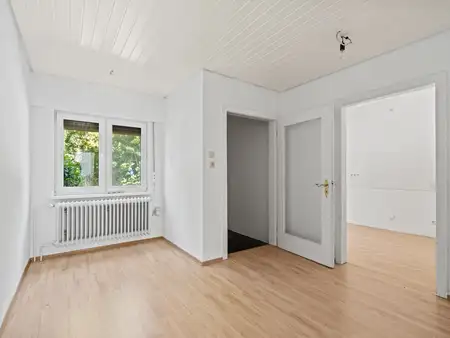 Charmantes Ein-/Zweifamilienhaus mit Praxis in ruhiger Lage