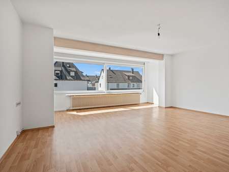 Wohnzimmer - Einfamilienhaus in 88045 Friedrichshafen mit 312m² kaufen