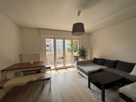 Wohnzimmer - Etagenwohnung in 78464 Konstanz mit 68m² kaufen