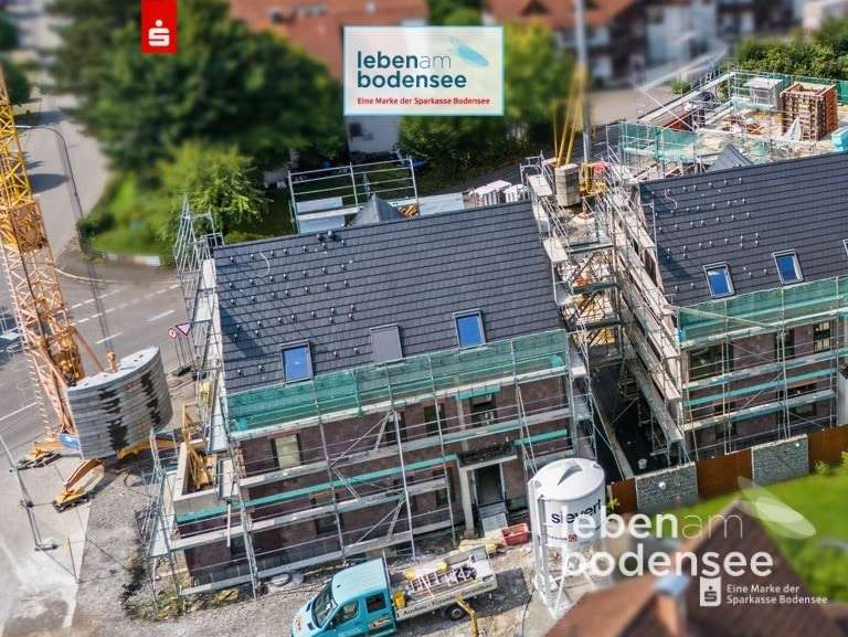 Haus C-Baufortschritt Drohnenaufnahme - Erdgeschosswohnung in 88085 Langenargen mit 100m² kaufen