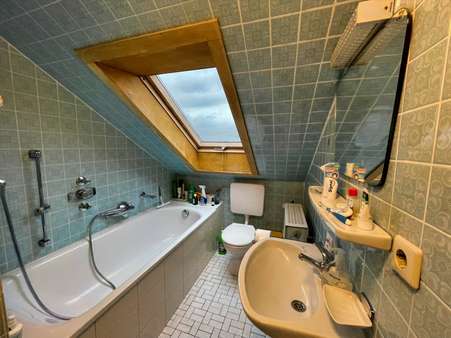 Badezimmer - Dachgeschosswohnung in 78465 Konstanz mit 45m² kaufen