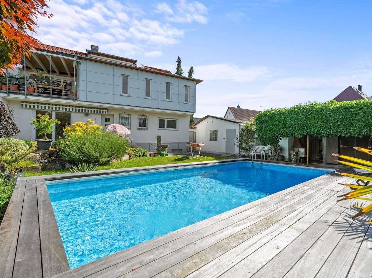 Erholen und Entspannen am Pool - Zweifamilienhaus in 88682 Salem mit 270m² kaufen