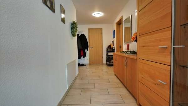 Großzügiger Flur - Etagenwohnung in 88693 Deggenhausertal mit 86m² kaufen