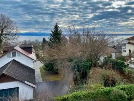 SONNENBALKON MIT FERNSICHT AUF BODENSEE UND ALPEN