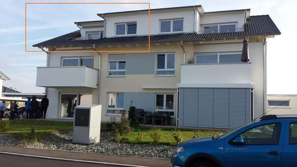 Aussenansicht markiert - Dachgeschosswohnung in 88630 Pfullendorf mit 64m² kaufen