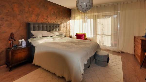 Elternschlafzimmer - Etagenwohnung in 88662 Überlingen mit 80m² kaufen