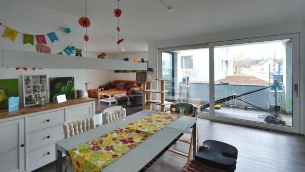 Essplatz mit Blick zur Loggia - Erdgeschosswohnung in 88696 Owingen mit 116m² kaufen