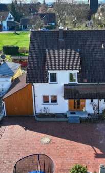 Eingang, Garage und Hof - Doppelhaushälfte in 88682 Salem mit 130m² kaufen