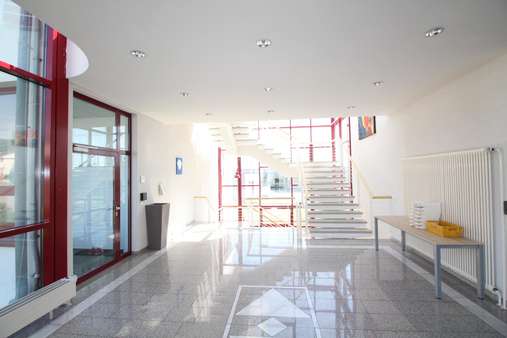 Treppenhaus zu den div. Büros - Büro in 88682 Salem mit 72m² mieten