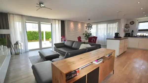 KOMFORTABEL UND EBENERDIG WOHNEN MIT EIGENEM GARTEN - WIE IN EINEM BUNGALOW 