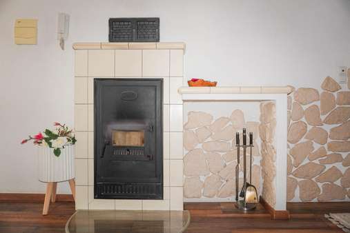 Kachelofen EG-Wohnung Kachelofen EG-Wohnung - Einfamilienhaus in 88682 Salem mit 205m² kaufen