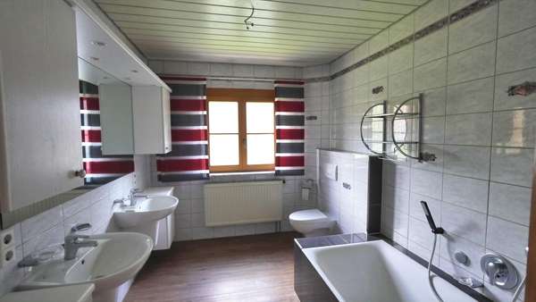 Tageslichtbad Tageslichtbad - Maisonette-Wohnung in 88682 Salem mit 110m² kaufen