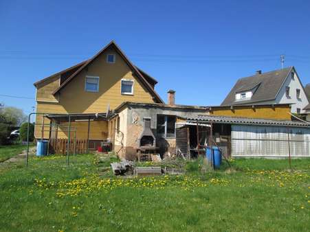 Ansicht vom Garten - Einfamilienhaus in 78187 Geisingen mit 134m² kaufen