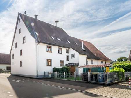 null - Zweifamilienhaus in 78187 Geisingen mit 266m² kaufen