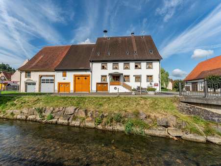 null - Zweifamilienhaus in 78187 Geisingen mit 266m² kaufen