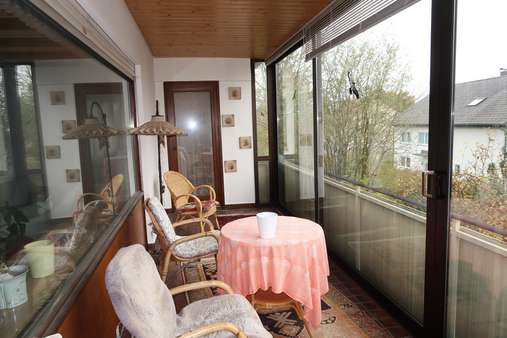 Balkon verglast - Zweifamilienhaus in 78054 Villingen-Schwenningen mit 215m² kaufen