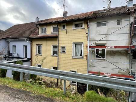 null - Zwangsversteigerung Reihenmittelhaus in 78147 Vöhrenbach mit 130m² kaufen