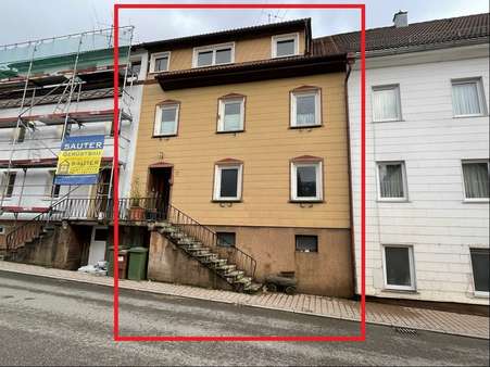 null - Zwangsversteigerung Reihenmittelhaus in 78147 Vöhrenbach mit 130m² kaufen