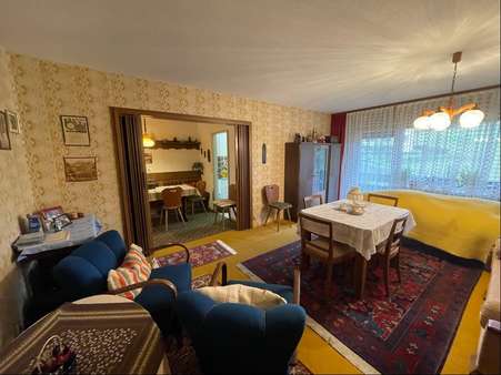 Wohnzimmer - Etagenwohnung in 78136 Schonach mit 68m² kaufen