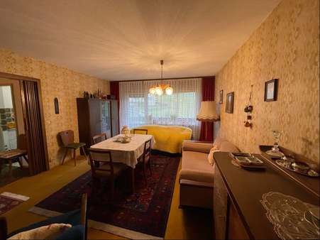 Wohnzimmer - Etagenwohnung in 78136 Schonach mit 68m² kaufen