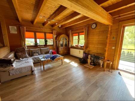 Wohnzimmer - Doppelhaushälfte in 78078 Niedereschach mit 141m² kaufen