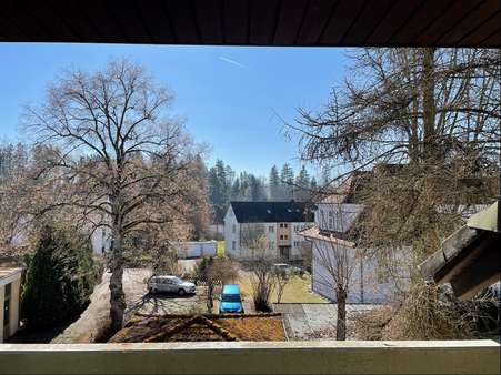 Blick vom Balkon - Dachgeschosswohnung in 78073 Bad Dürrheim mit 80m² kaufen