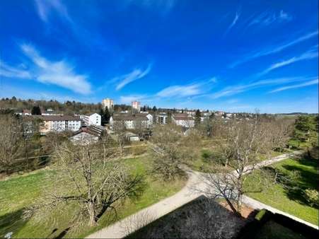Blick vom Balkon - Etagenwohnung in 78048 Villingen-Schwenningen mit 77m² kaufen