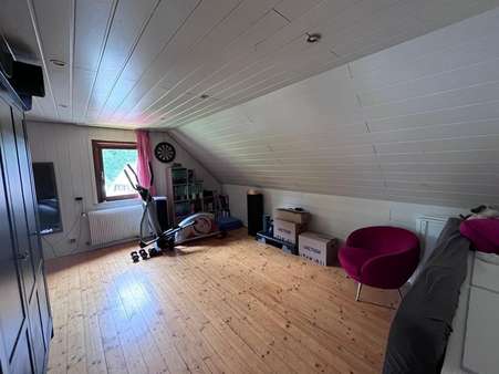 Zimmer - Zweifamilienhaus in 78098 Triberg mit 180m² kaufen
