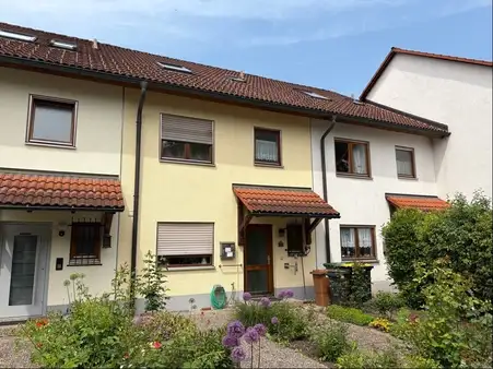 Reihenmittelhaus mit Garage
