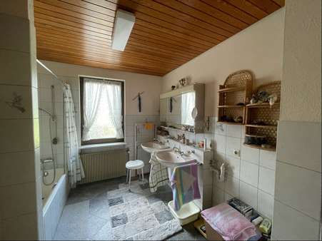 Tageslichtbad Erdgeschoss - Zweifamilienhaus in 78054 Villingen-Schwenningen mit 148m² kaufen