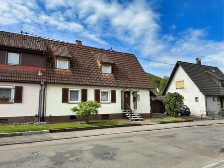 Ansicht - Doppelhaushälfte in 78176 Blumberg mit 99m² kaufen