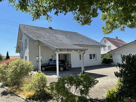 Außenansicht Außenansicht - Einfamilienhaus in 78056 Villingen-Schwenningen mit 270m² kaufen