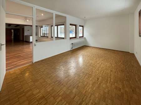 2. Obergeschoss -Zimmer - Mehrfamilienhaus in 78050 Villingen-Schwenningen mit 181m² kaufen