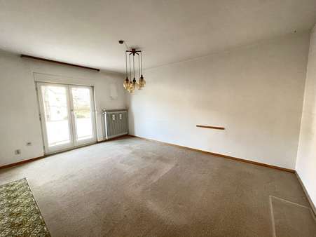 Wohnzimmer (Bild 1) - Etagenwohnung in 78050 Villingen-Schwenningen mit 64m² kaufen