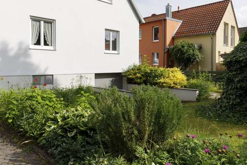 Außen Hausansicht Garten vorne Außen Hausansicht Garten vorne - Doppelhaushälfte in 85354 Freising mit 95m² kaufen