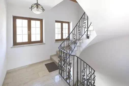 Wohnen mit Weitblick – Großzügige 4-Zimmer-Wohnung im Grünen mit eigenem Garten
