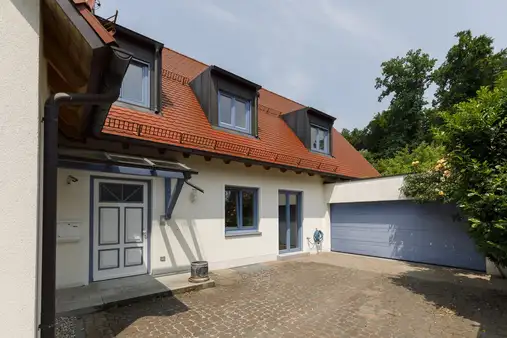 Repräsentativer Wohnsitz im Freisinger Norden