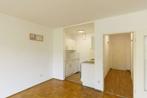 Küche und Eingangsbereich Küche und Eingangsbereich - Erdgeschosswohnung in 85716 Unterschleißheim mit 34m² kaufen