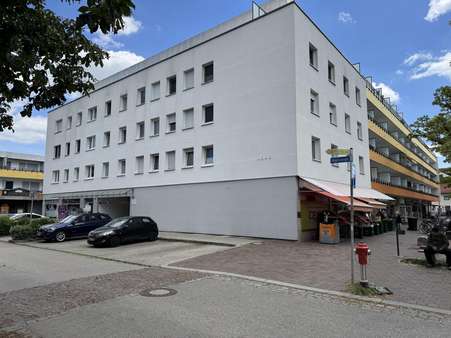 Außenansicht Straße Außenansicht Straße - Etagenwohnung in 85375 Neufahrn mit 29m² kaufen