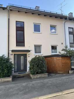 Hausansicht Nordost - Reihenmittelhaus in 85368 Moosburg mit 163m² kaufen