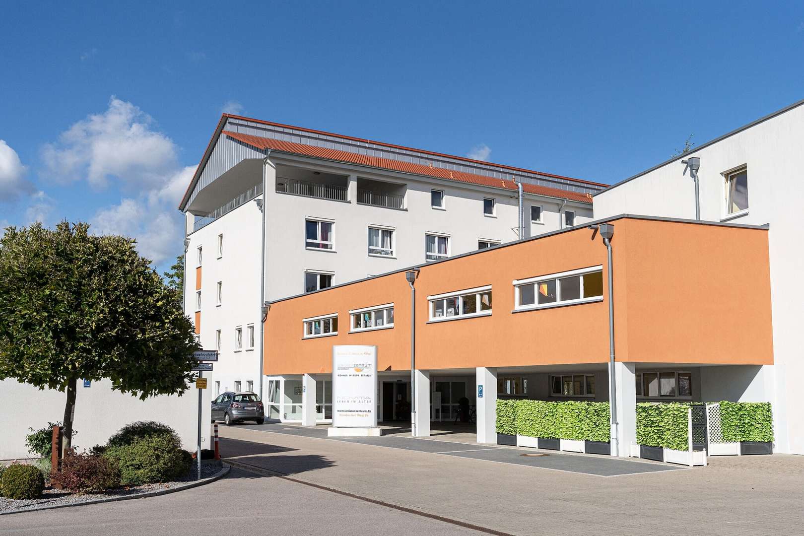 Gebäude Eingang Quelle: Novita Gebäude Eingang Quelle: Novita - Appartement in 91126 Schwabach mit 22m² kaufen