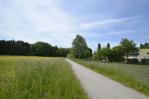 Westen - Grundstück in 85399 Hallbergmoos mit 1000m² kaufen
