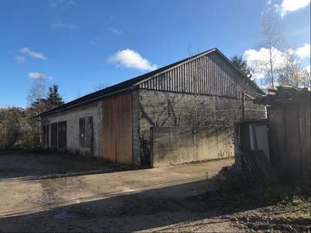 Garagen mit Anbau u Fahrsilo - Grundstück in 85399 Hallbergmoos mit 4081m² kaufen