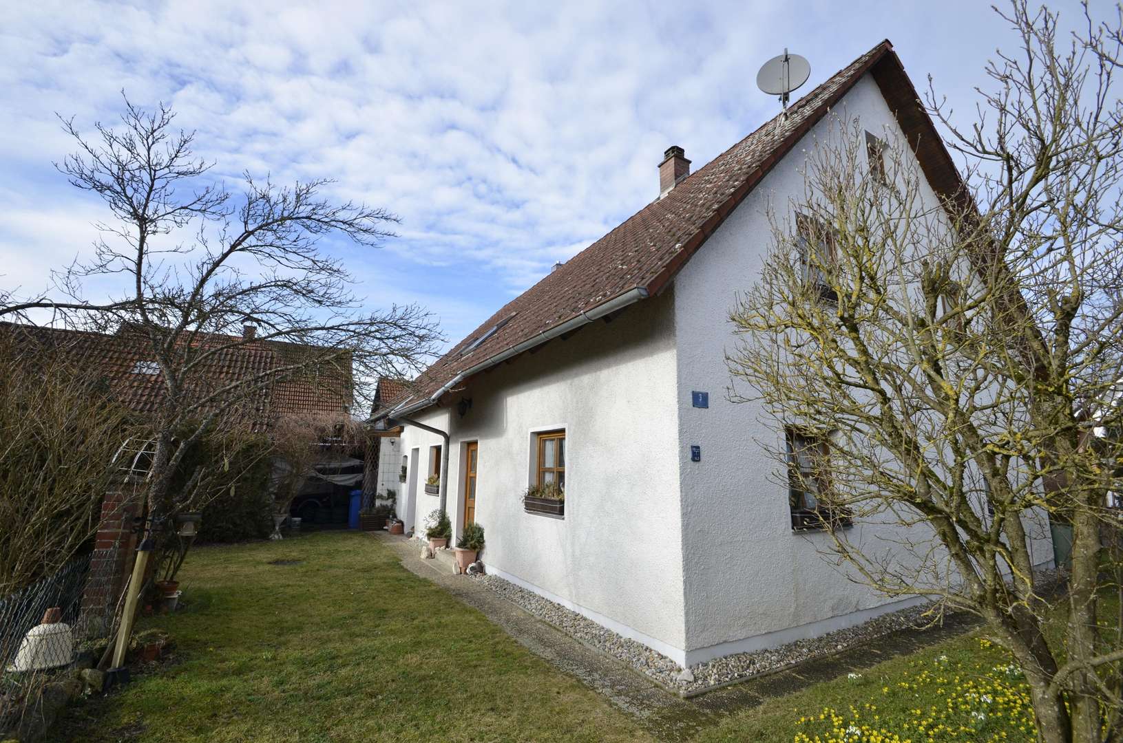 Hausansicht vom Gartentor - Grundstück in 93326 Abensberg mit 694m² kaufen